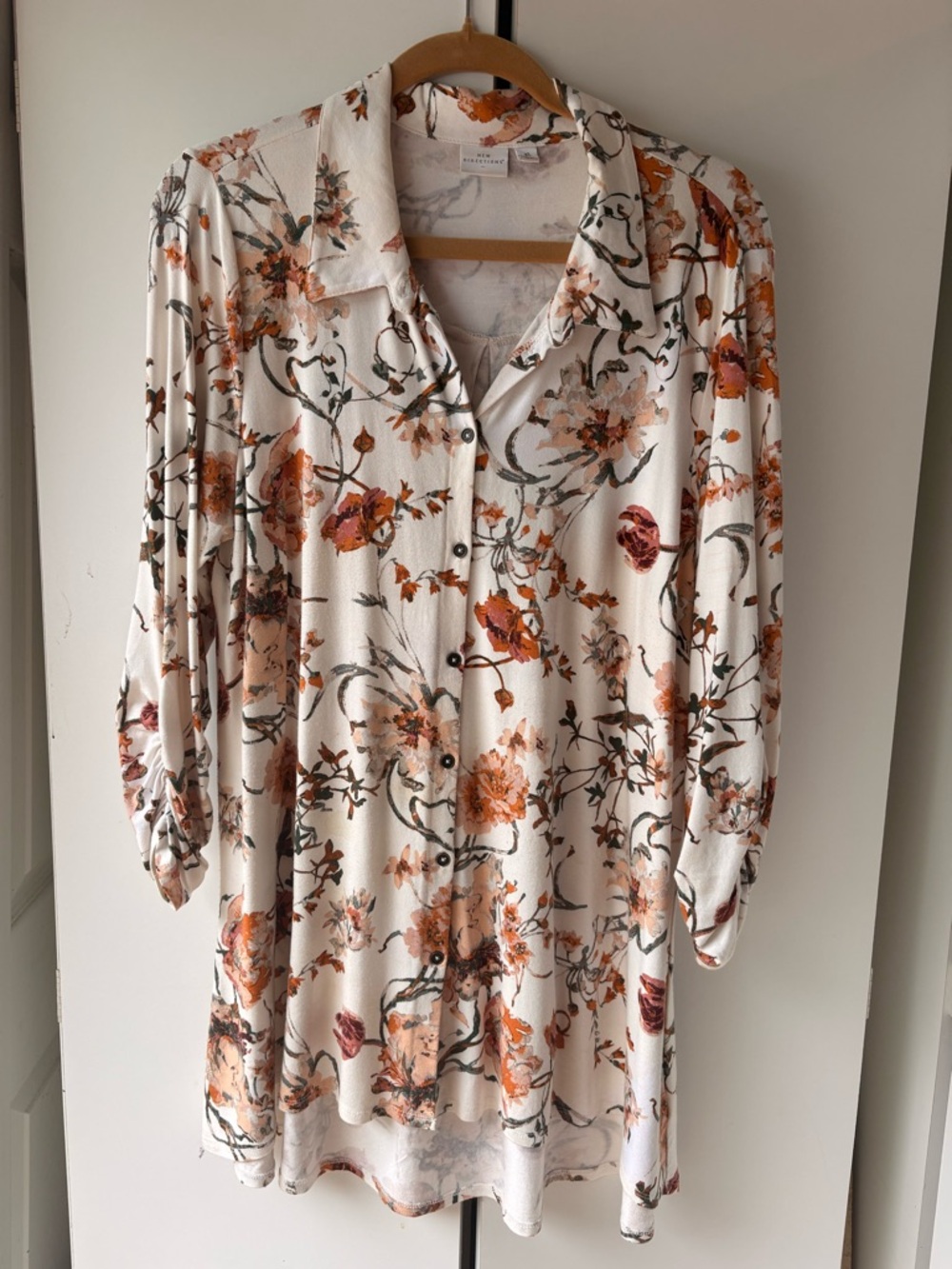 new directions Cream Floral Button-Front Tunic Shirt